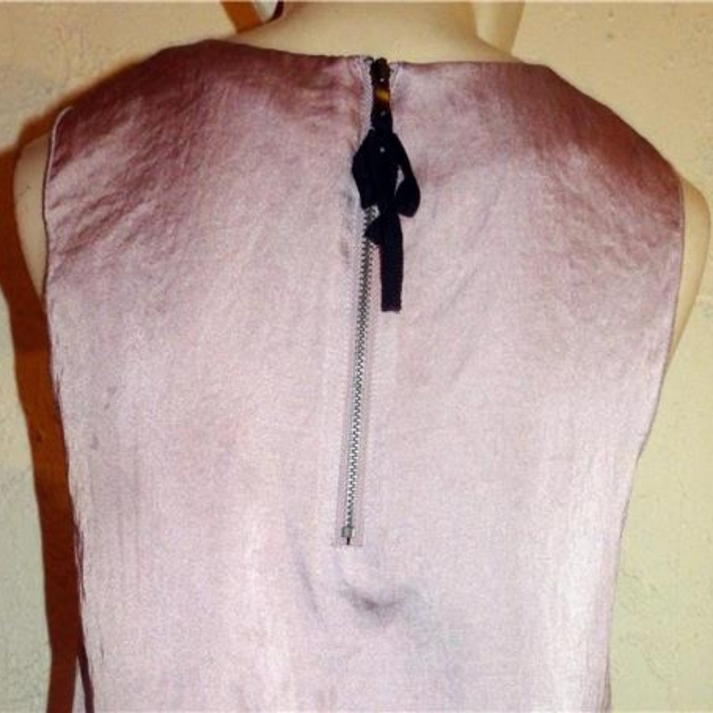 Ann Taylor Loft NWOT Mauve Sleeveless Blouse - Picture 3 of 3